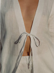 Fig & Honey Linen Fronttie Shirt Weiß Model Detailansicht