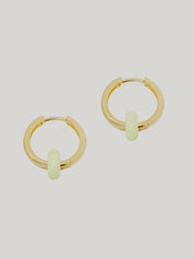 Frellini Lily Hoops Ohrringe Gold mit Grünem Donut Frontansicht