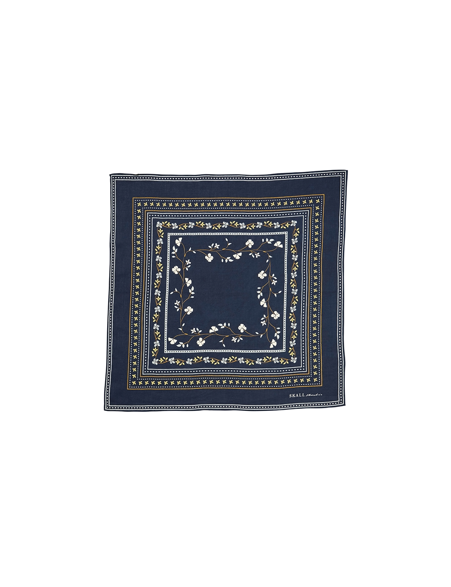Skall-Studio-Floral-Scarf-55x55-Navy-freisteller.png