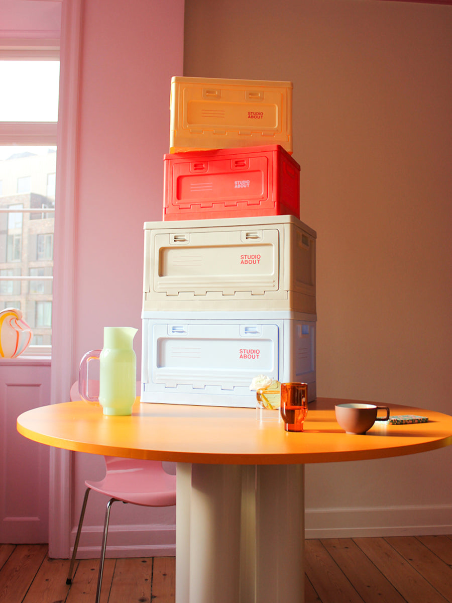 Studio About Box Moodbild Farbauswahl Tisch